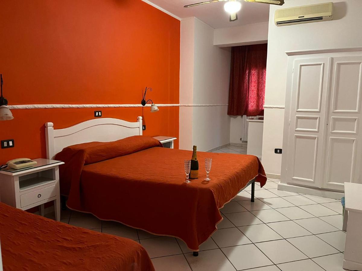 Hotel Caribe Casalnuovo Di Napoli Exterior photo